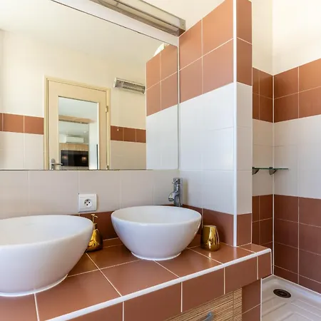Le Naia Jardin D'eden - Couple Only - Piscine - Jacuzzi - Parking - Village Naturiste *